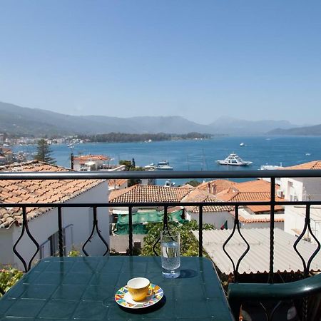 Villa @ Poros Poros Town Luaran gambar