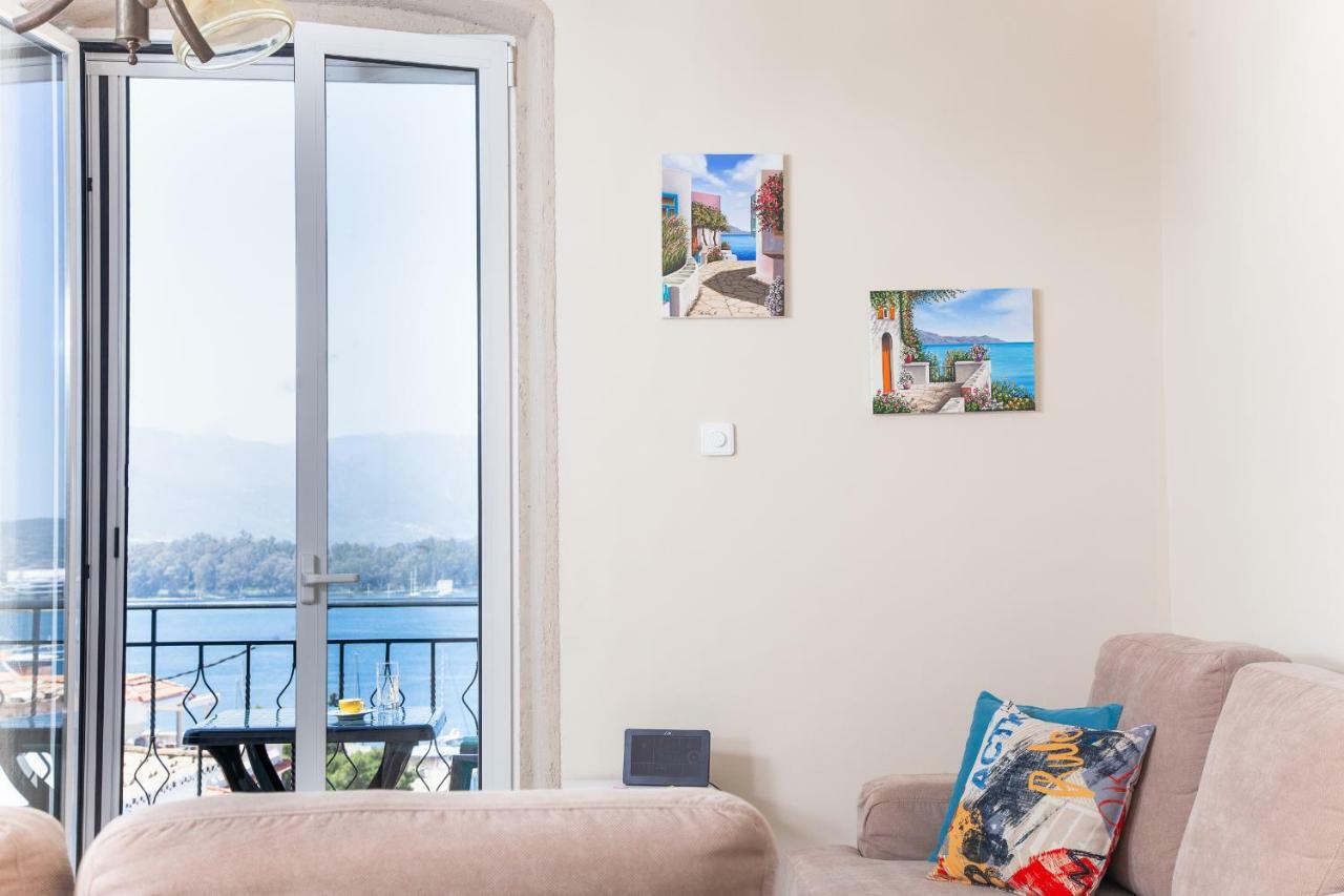 Villa @ Poros Poros Town Luaran gambar