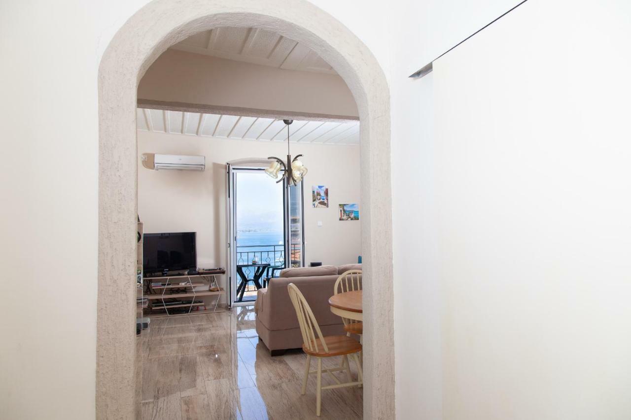 Villa @ Poros Poros Town Luaran gambar