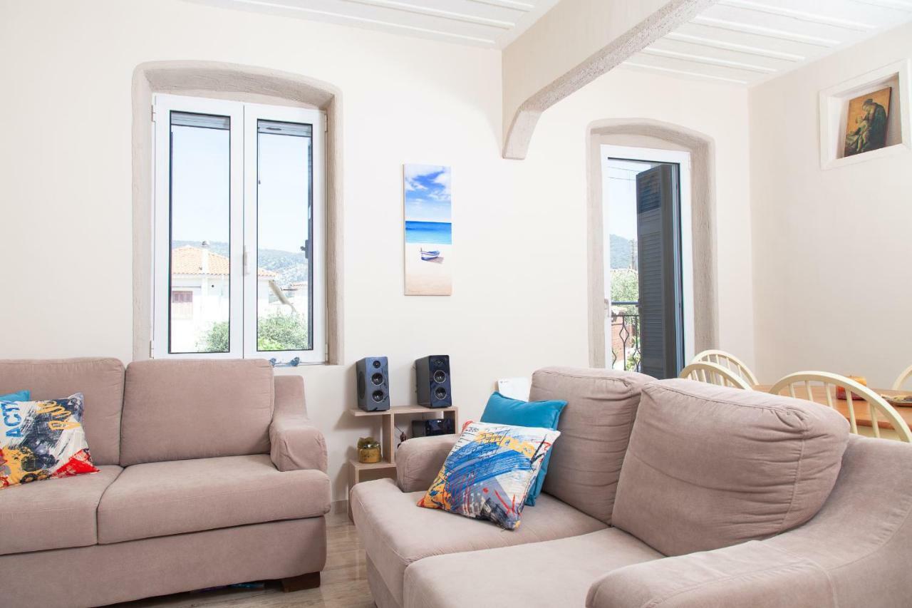Villa @ Poros Poros Town Luaran gambar